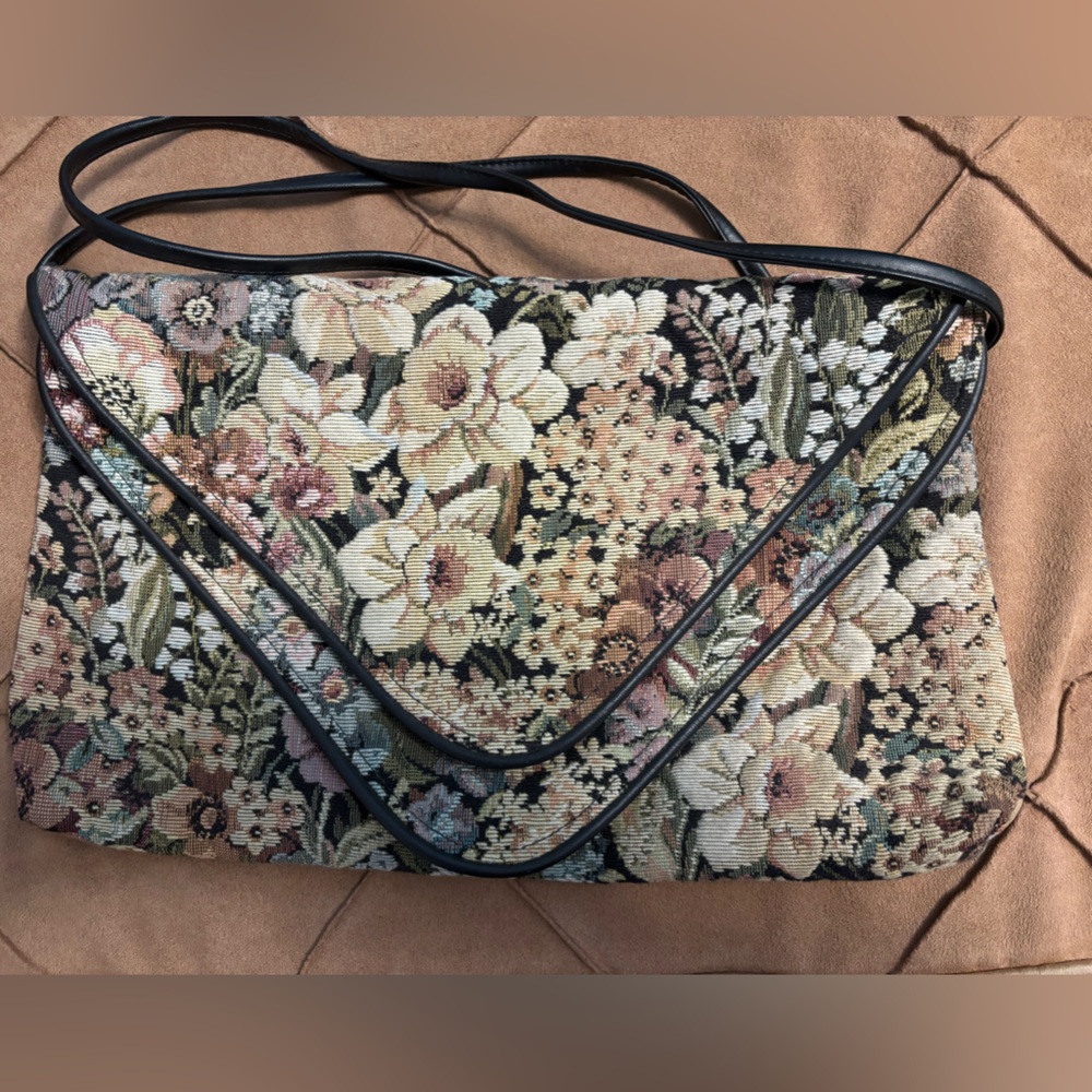 Jennie Vaughn Floral Tapestry Women's shoulder bag.